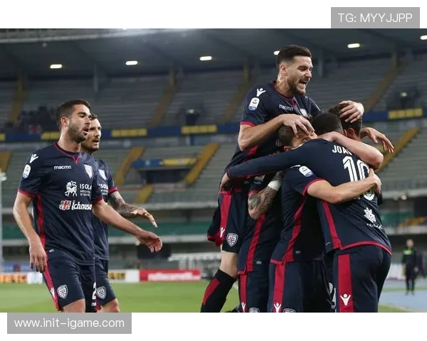 莱切vs比萨中场缠斗激烈，贝里沙成攻防转换枢纽