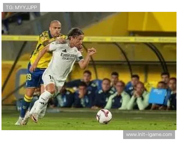 皇马为维尼修斯标价1亿欧，若离队将追求巴黎圣日耳曼维蒂尼亚