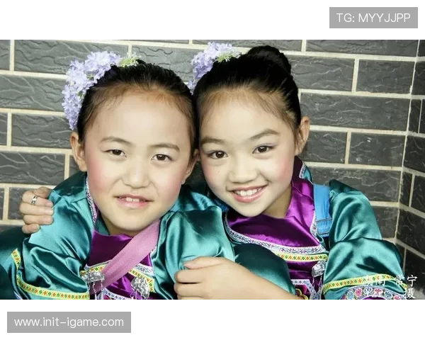 布依族糠包舞、竹筒舞等民族表演在兴义冬训赛场展示 布依族糠包舞、竹筒舞等民族表演在兴义冬训赛场展示